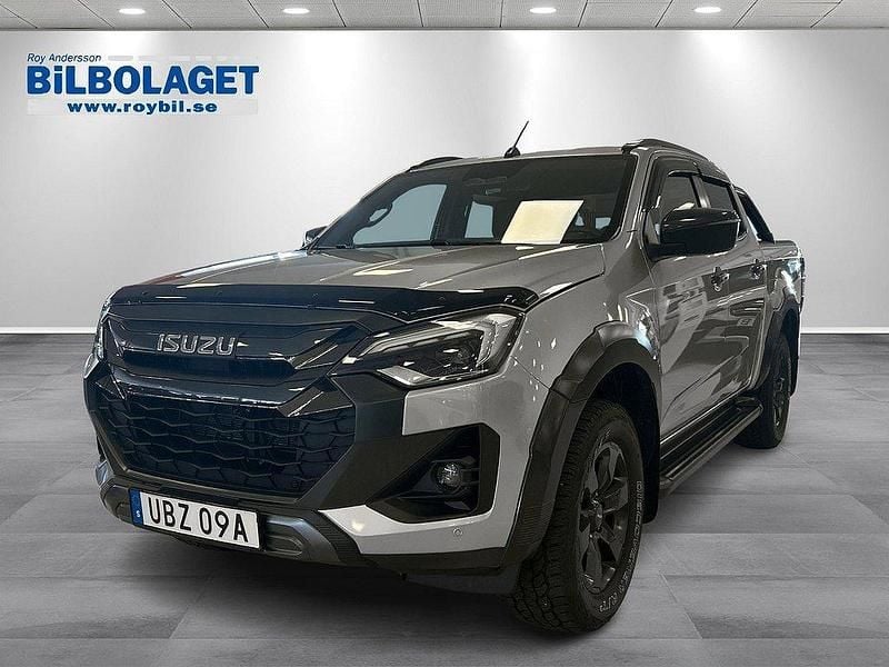 Grå Begagnad 2024 Isuzu D-Max Pickup | 740 000 kr - Bild 1/4