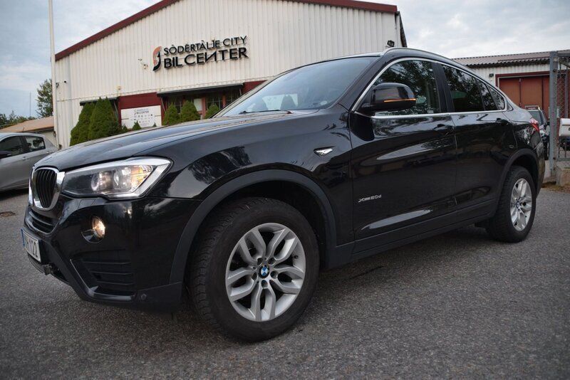 Svart Begagnad 2017 BMW X4 SUV | 274 990 kr (Bra pris) - Bild 1/4