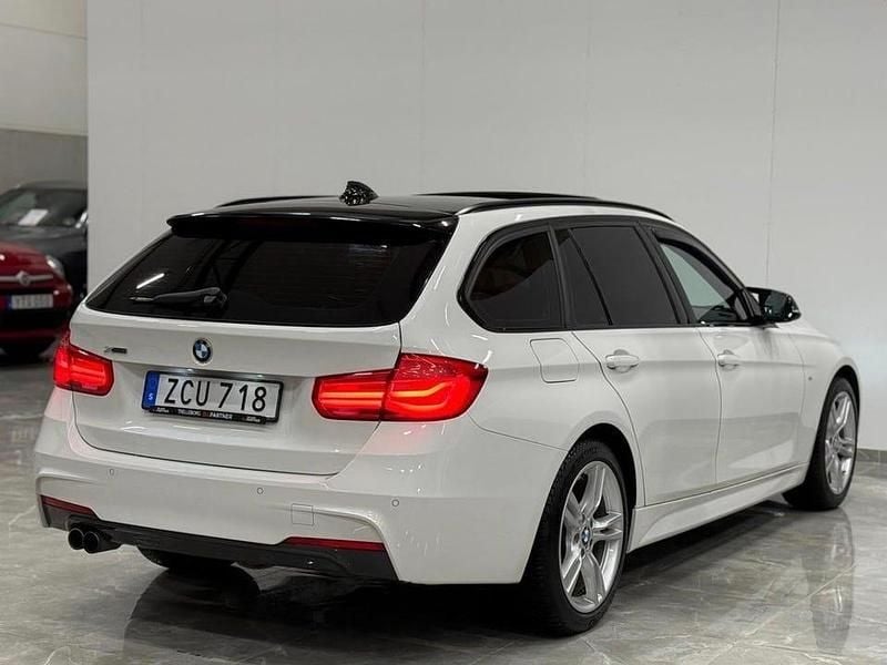 Begagnad BMW 330 252 HK (185 kW) 2018 Kombi