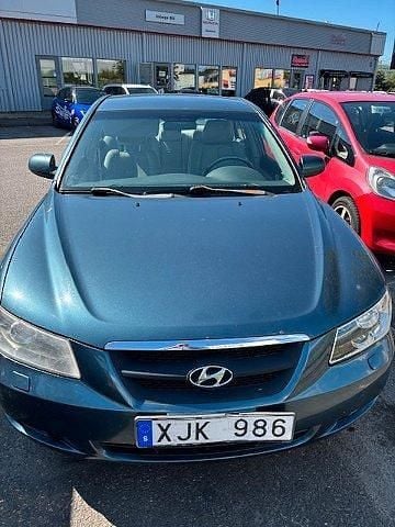 Blå Begagnad 2005 Hyundai Sonata Sedan | 7 000 kr (Superpris) - Bild 1/4