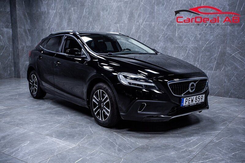 Svart Begagnad 2017 Volvo V40 CC Momentum Kombi | 139 800 kr (Bra pris) - Bild 1/4