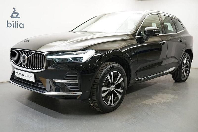 Svart Begagnad 2022 Volvo XC60 Core SUV | 379 900 kr (Bra pris) - Bild 1/3