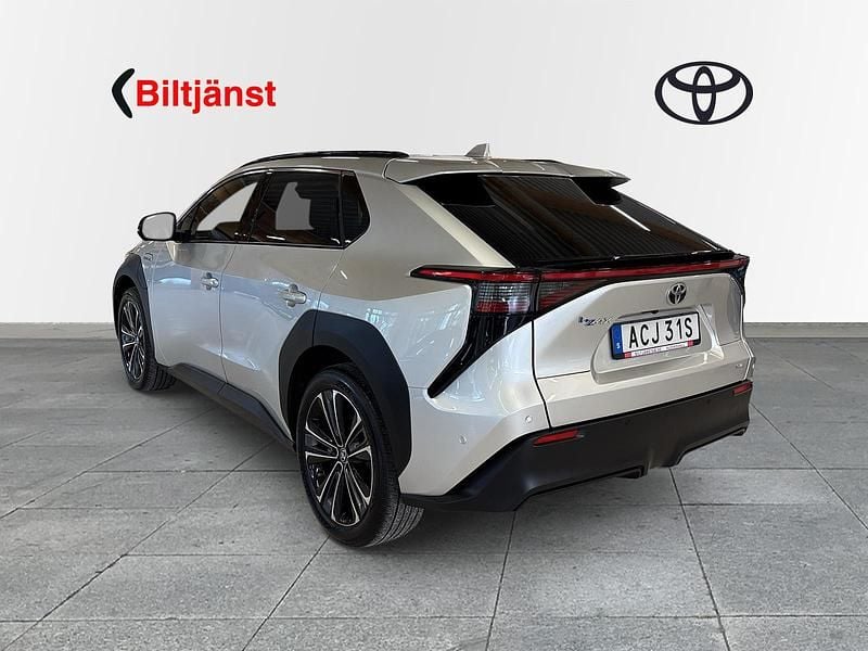 Begagnad Toyota bZ4X Executive 252 kW (343 HK) 2022 Silver SUV