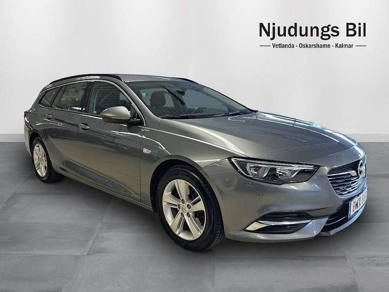 Begagnad Opel Insignia Enjoy 165 HK (121 kW) 2018 Grå Kombi