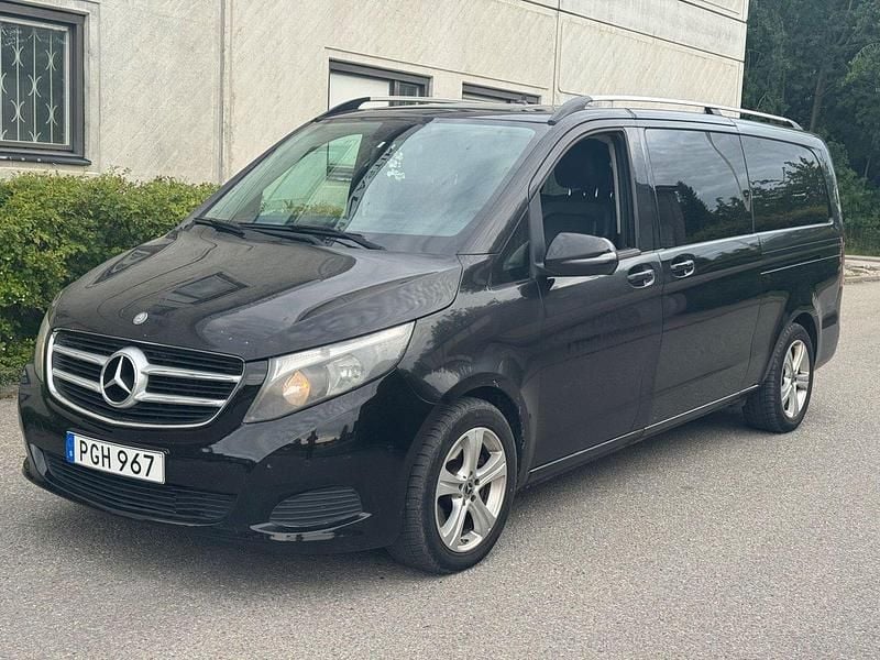Svart Begagnad 2017 Mercedes V250 Minibuss | 229 900 kr - Bild 1/4