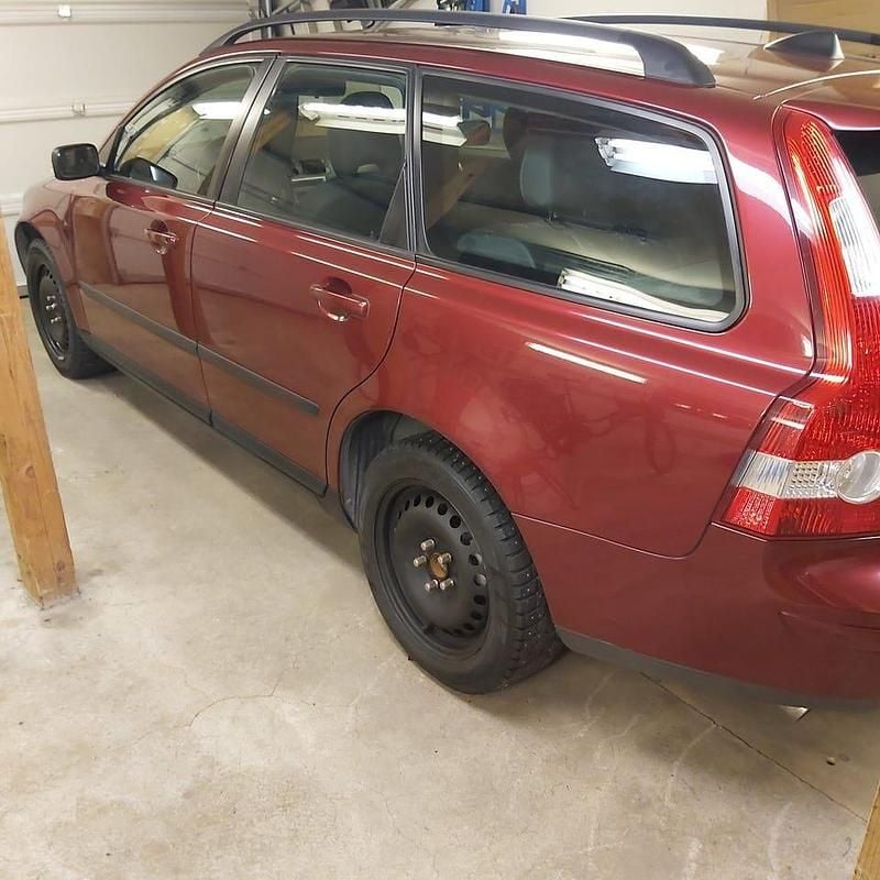 Begagnad 2005 Volvo V50 Kombi | 20 000 kr (Bra pris) - Bild 1/4