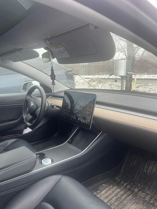 Begagnad Tesla Model 3 Long Range AWD 323 kW (440 HK) 2020 Sedan