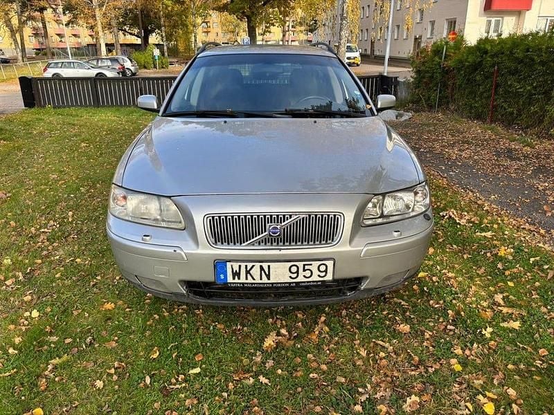 Begagnad 2005 Volvo V70 Kombi | 25 000 kr (Bra pris) - Bild 1/4