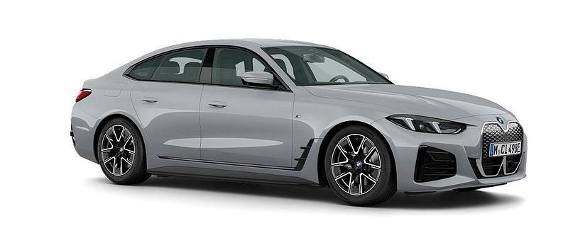 Grå Ny 2025 BMW i4 Comfort Edition Sedan | 712 300 kr (Lite dyr) - Bild 1/3