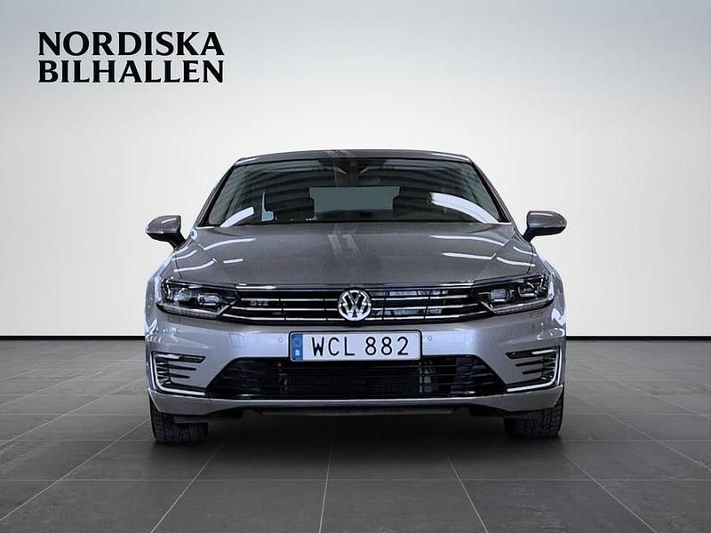 Begagnad VW Passat GTE 218 HK (160 kW) 2019 Silver Sedan