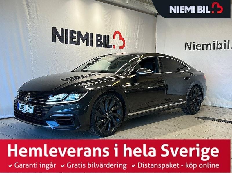 Mörkgrå (grå) Begagnad 2019 VW Arteon R-line Halvkombi | 309 900 kr (Marknadspris) - Bild 1/3