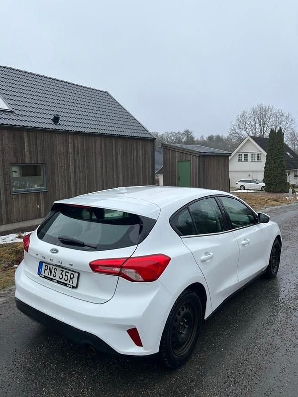 Begagnad Ford Focus 120 HK (88 kW) 2020