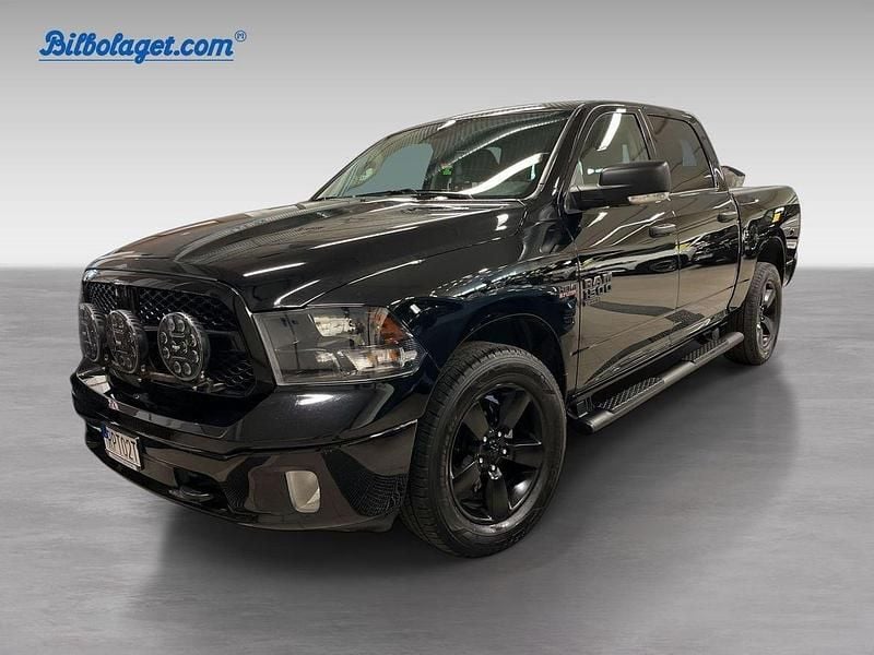 Svart Begagnad 2022 RAM 1500 Pickup | 609 000 kr (Superpris) - Bild 1/4