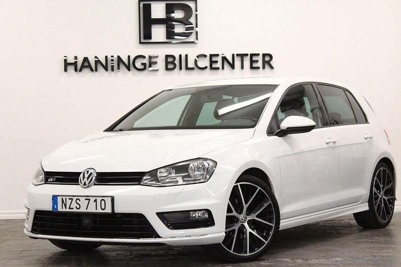 Vit Begagnad 2016 VW Golf VII R-line Halvkombi | 139 900 kr (Marknadspris) - Bild 1/4