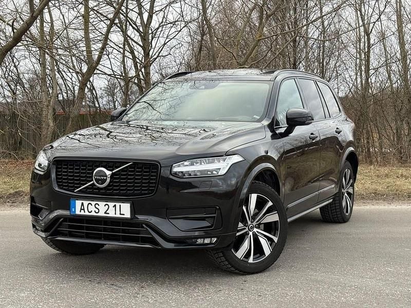 Svart Begagnad 2022 Volvo XC90 R-Design SUV | 609 800 kr (Bra pris) - Bild 1/4