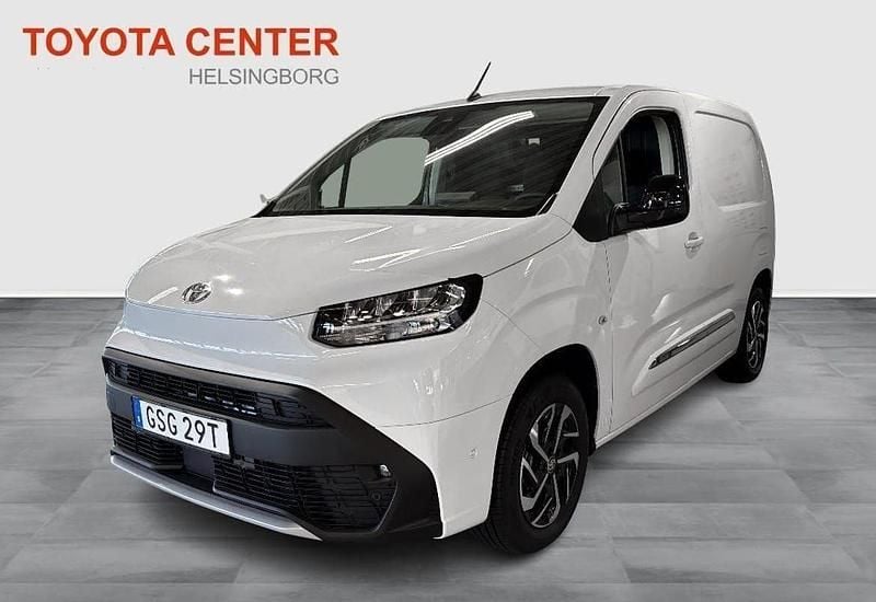 Vit Ny 2024 Toyota Proace City Van | 335 300 kr (Superpris) - Bild 1/4