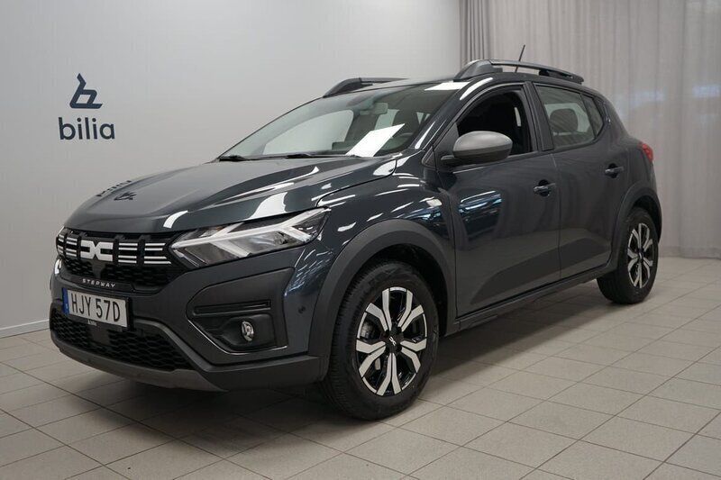 Grå Begagnad 2022 Dacia Sandero Expression Halvkombi | 179 900 kr (Marknadspris) - Bild 1/3