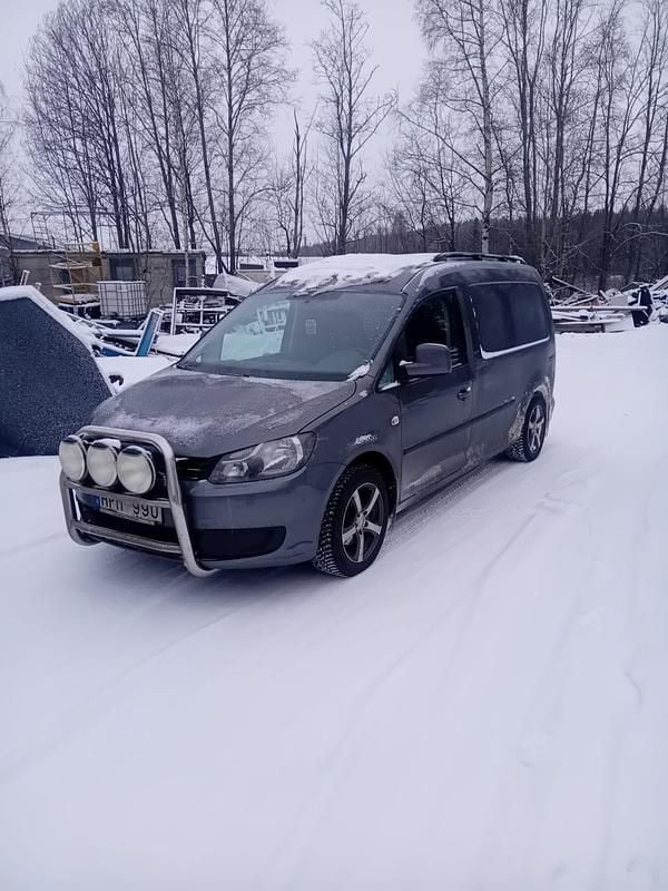Begagnad VW Caddy Maxi 102 HK (75 kW) 2011 Minibuss