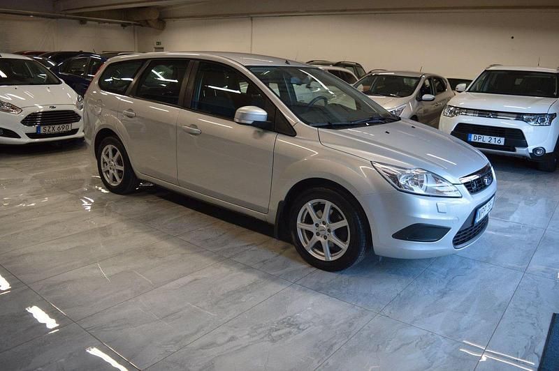 Begagnad Ford Focus 126 HK (92 kW) 2008 Grå Kombi