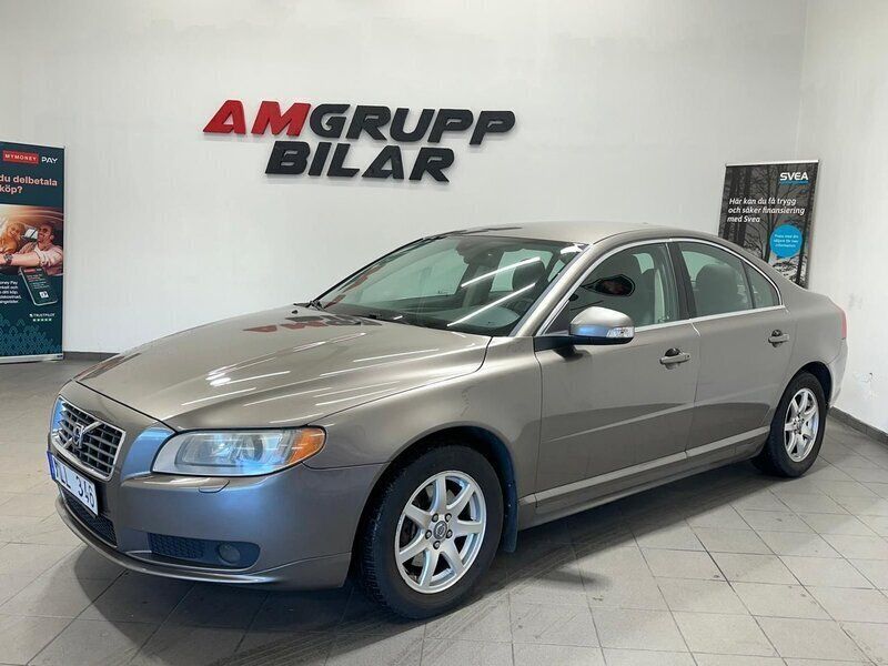 Grå Begagnad 2006 Volvo S80 Momentum Sedan | 44 900 kr (Marknadspris) - Bild 1/4