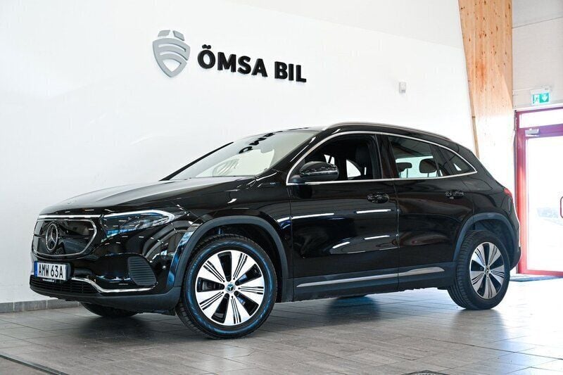Svart Begagnad 2021 Mercedes EQA250 SUV | 244 798 kr (Marknadspris) - Bild 1/4