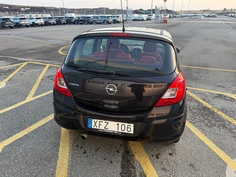 Begagnad Opel Corsa 80 HK (58 kW) 2010 Halvkombi