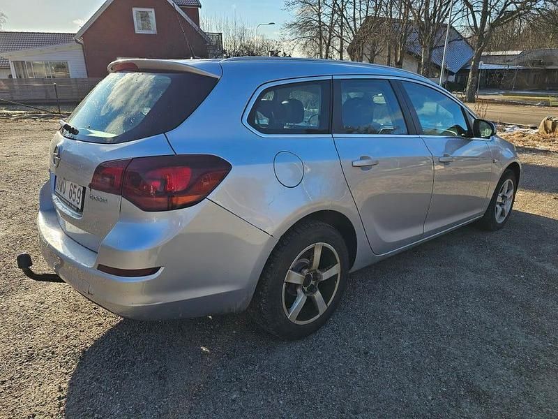 Begagnad Opel Astra 125 HK (91 kW) 2012 Kombi