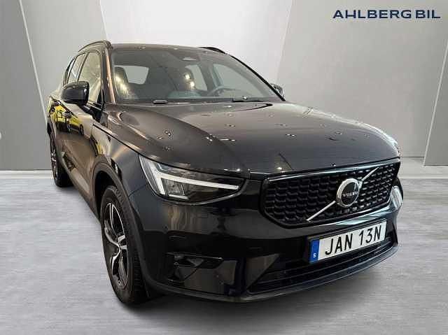 Begagnad 2024 Volvo XC40 SUV | 379 500 kr (Lite dyr) - Bild 1/3