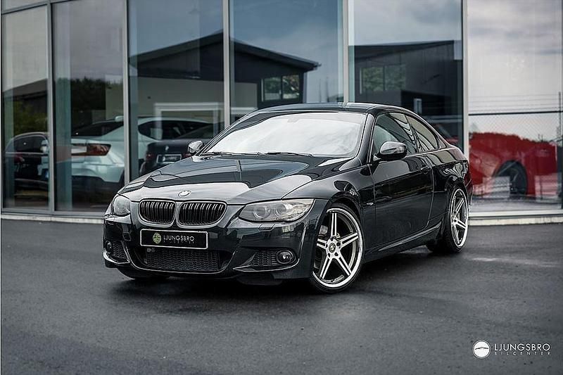 Begagnad BMW 320 M Sport 184 HK (135 kW) 2010 Svart Sportkupé