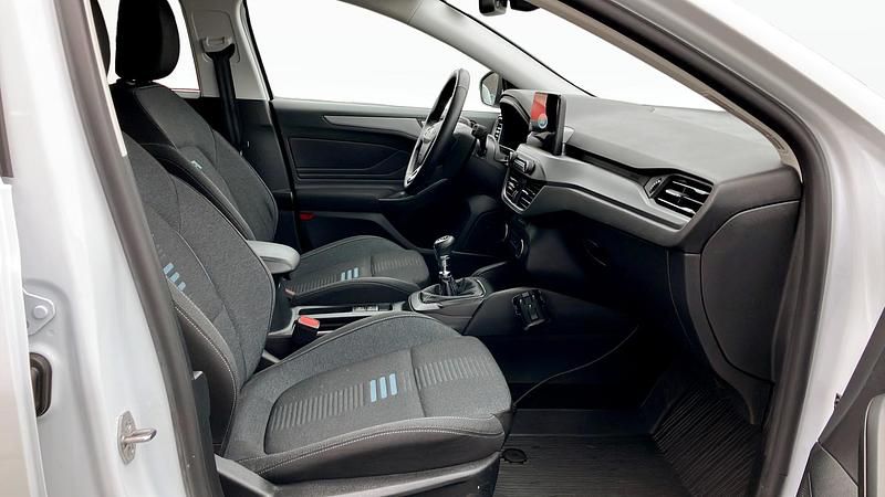 Begagnad Ford Focus Active 125 HK (91 kW) 2022 Frozen white Halvkombi