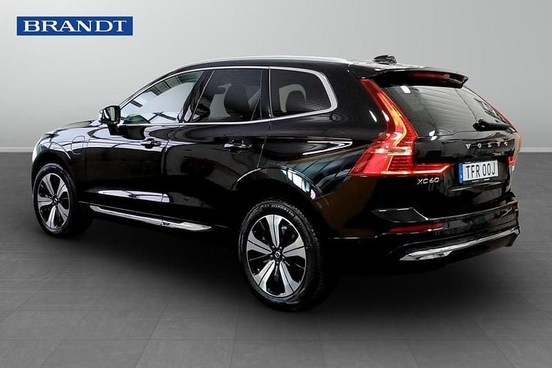 Begagnad Volvo XC60 Plus 355 HK (261 kW) 2023 Svart SUV