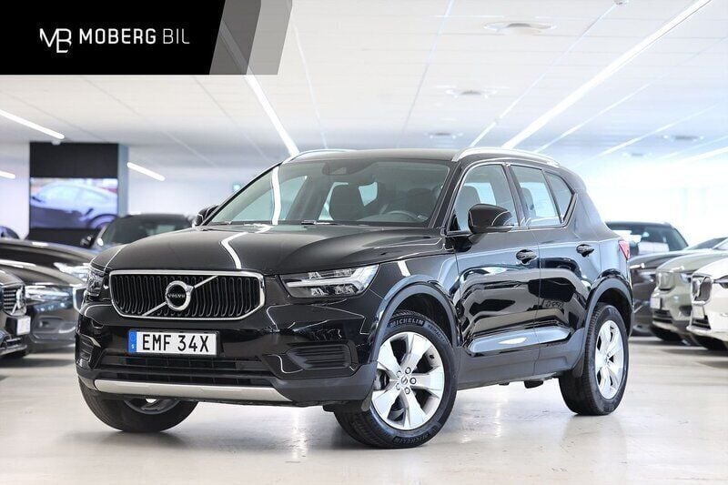 Svart Begagnad 2022 Volvo XC40 Momentum SUV | 269 900 kr (Bra pris) - Bild 1/3