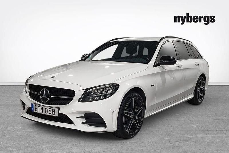 Vit Begagnad 2021 Mercedes C300 AMG Kombi | 309 000 kr - Bild 1/4