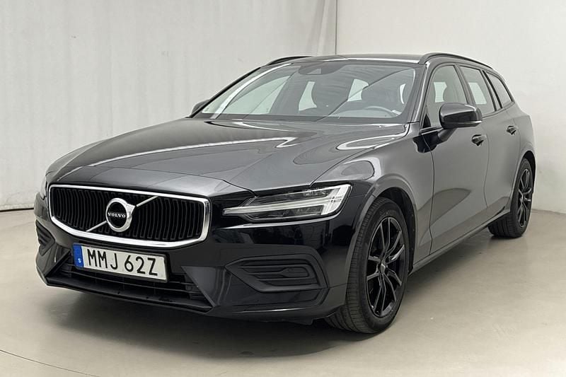 Svart Begagnad 2019 Volvo V60 Momentum Kombi | 229 000 kr (Marknadspris) - Bild 1/4