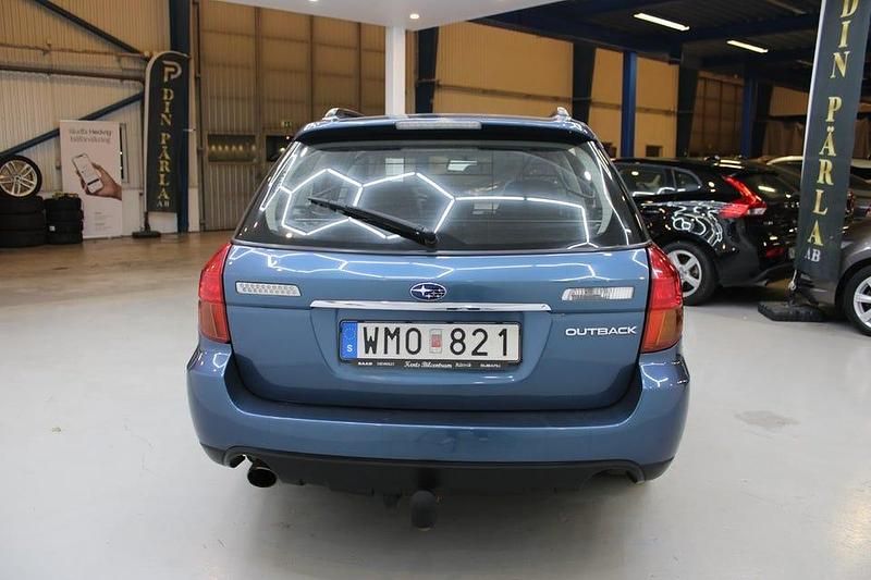 Begagnad Subaru Outback 165 HK (121 kW) 2005 Blå Kombi