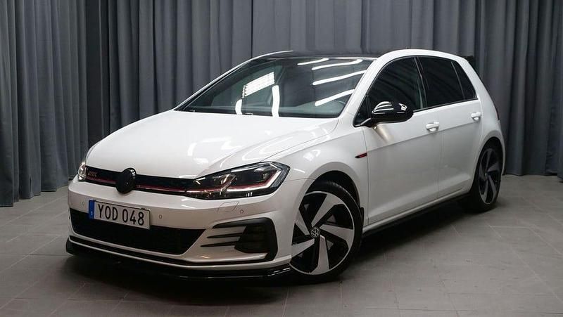Vit Begagnad 2018 VW Golf VII GTI Halvkombi | 219 000 kr (Bra pris) - Bild 1/4