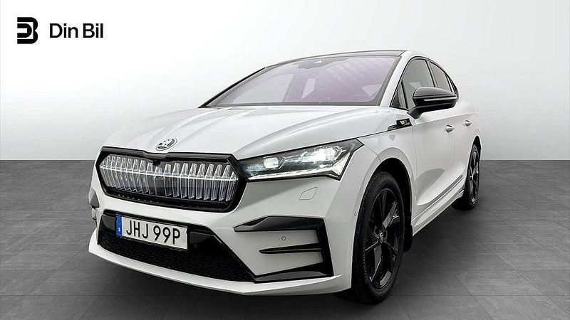 Vit Begagnad 2023 Skoda Enyaq iV RS SUV | 444 900 kr (Marknadspris) - Bild 1/4