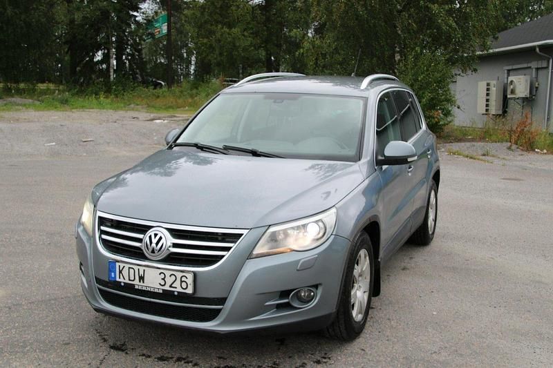 Grå Begagnad 2010 VW Tiguan Sportline SUV | 49 000 kr - Bild 1/4
