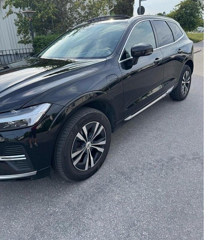 Svart Begagnad 2022 Volvo XC60 SUV | 340 000 kr (Superpris) - Bild 1/4