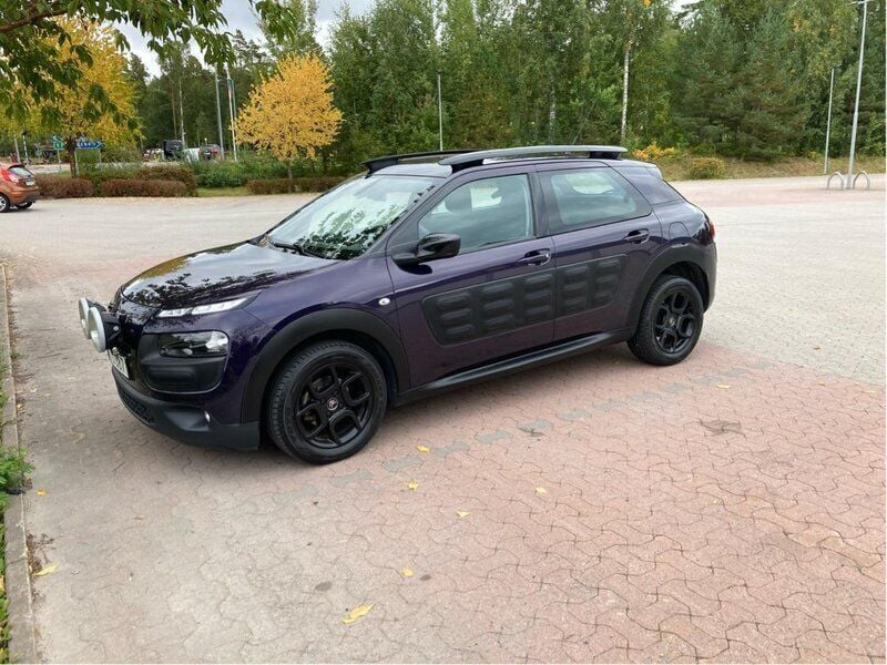 Begagnad 2015 Citroën C4 Cactus PureTech Halvkombi | 69 900 kr (Marknadspris) - Bild 1/2