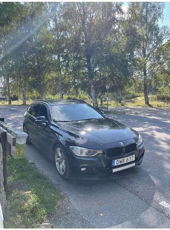 Begagnad 2015 BMW 318 Kombi | 165 000 kr (Lite dyr) - Bild 1/4