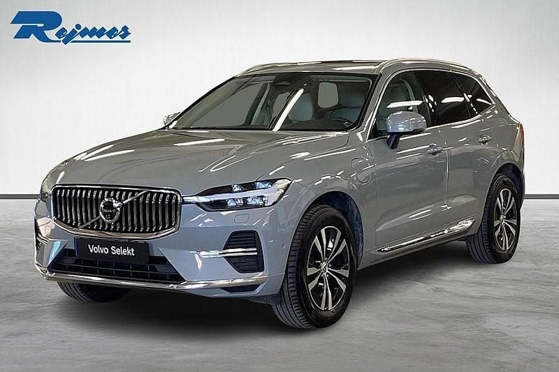 Grå Begagnad 2023 Volvo XC60 Core SUV | 409 900 kr (Bra pris) - Bild 1/4