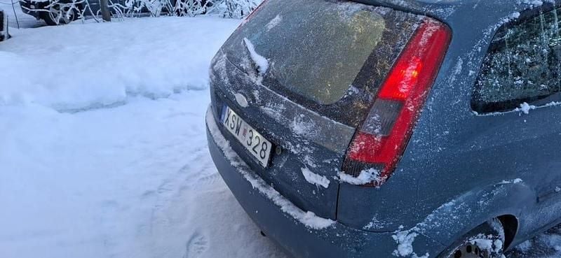 Begagnad Ford Fiesta 60 HK (44 kW) 2003 Halvkombi