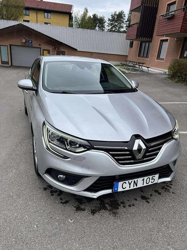 Silver Begagnad 2016 Renault Mégane III Halvkombi | 75 000 kr (Superpris) - Bild 1/4