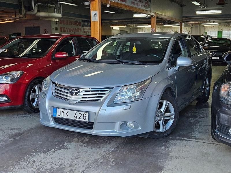 Silver Begagnad 2009 Toyota Avensis Business Edition Sedan | 59 999 kr (Bra pris) - Bild 1/4