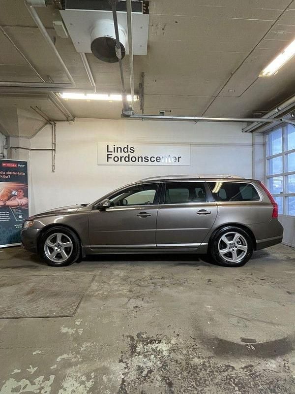 Begagnad Volvo V70 Summum 200 HK (147 kW) 2009 Grå Kombi