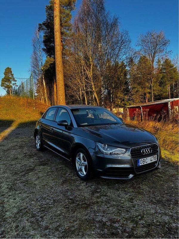 Begagnad 2014 Audi A1 Sportback Sport Halvkombi | 95 000 kr (Marknadspris) - Bild 1/4