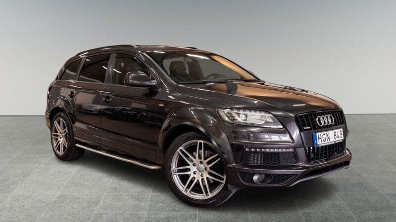 Grå Begagnad 2014 Audi Q7 S-Line SUV | 259 900 kr (Dyr) - Bild 1/4