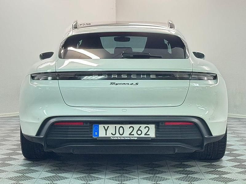 Begagnad Porsche Taycan 4S Sport Turismo 400 kW (544 HK) 2023 Vit Sedan
