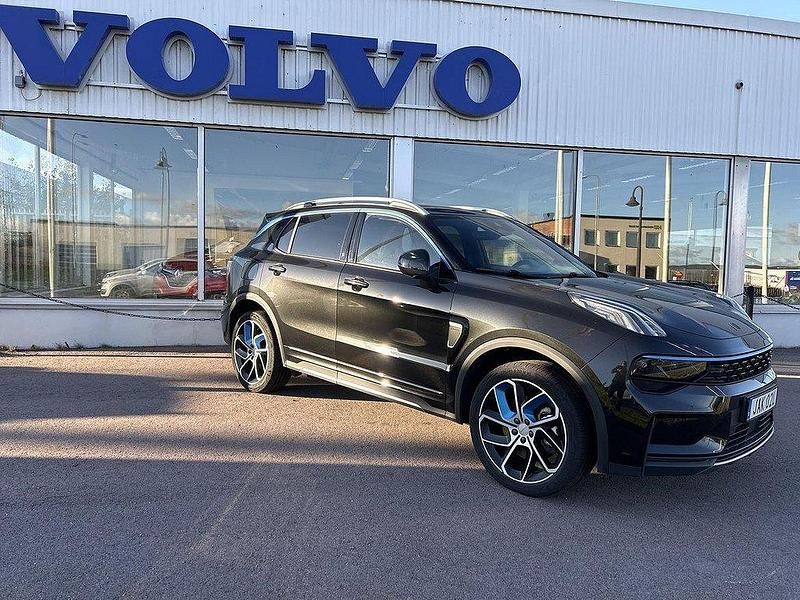 Svart Begagnad 2023 Lynk & Co 01 SUV | 319 000 kr (Marknadspris) - Bild 1/4